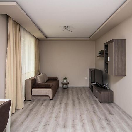 Appartement Cozy Flats Nearby Center Free Park Area à Varna Extérieur photo
