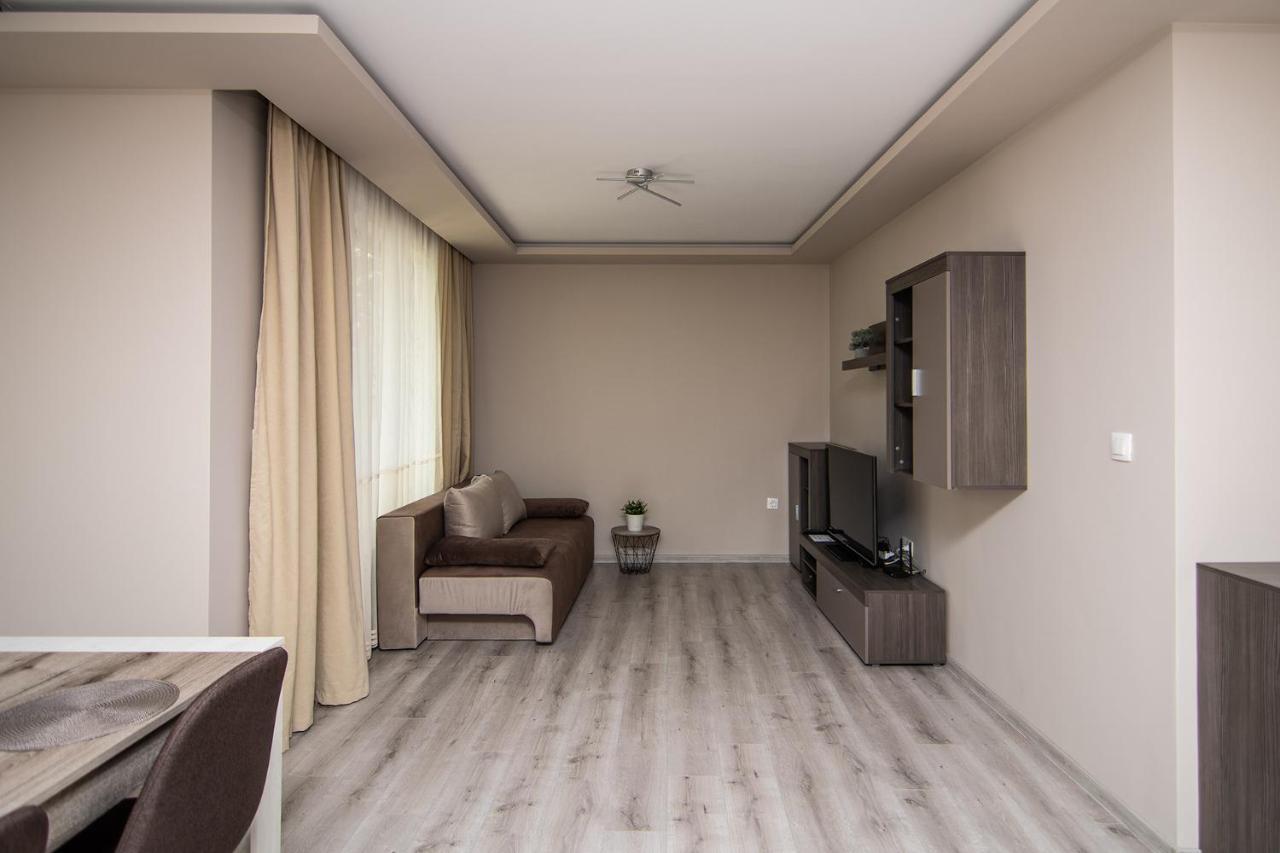 Appartement Cozy Flats Nearby Center Free Park Area à Varna Extérieur photo