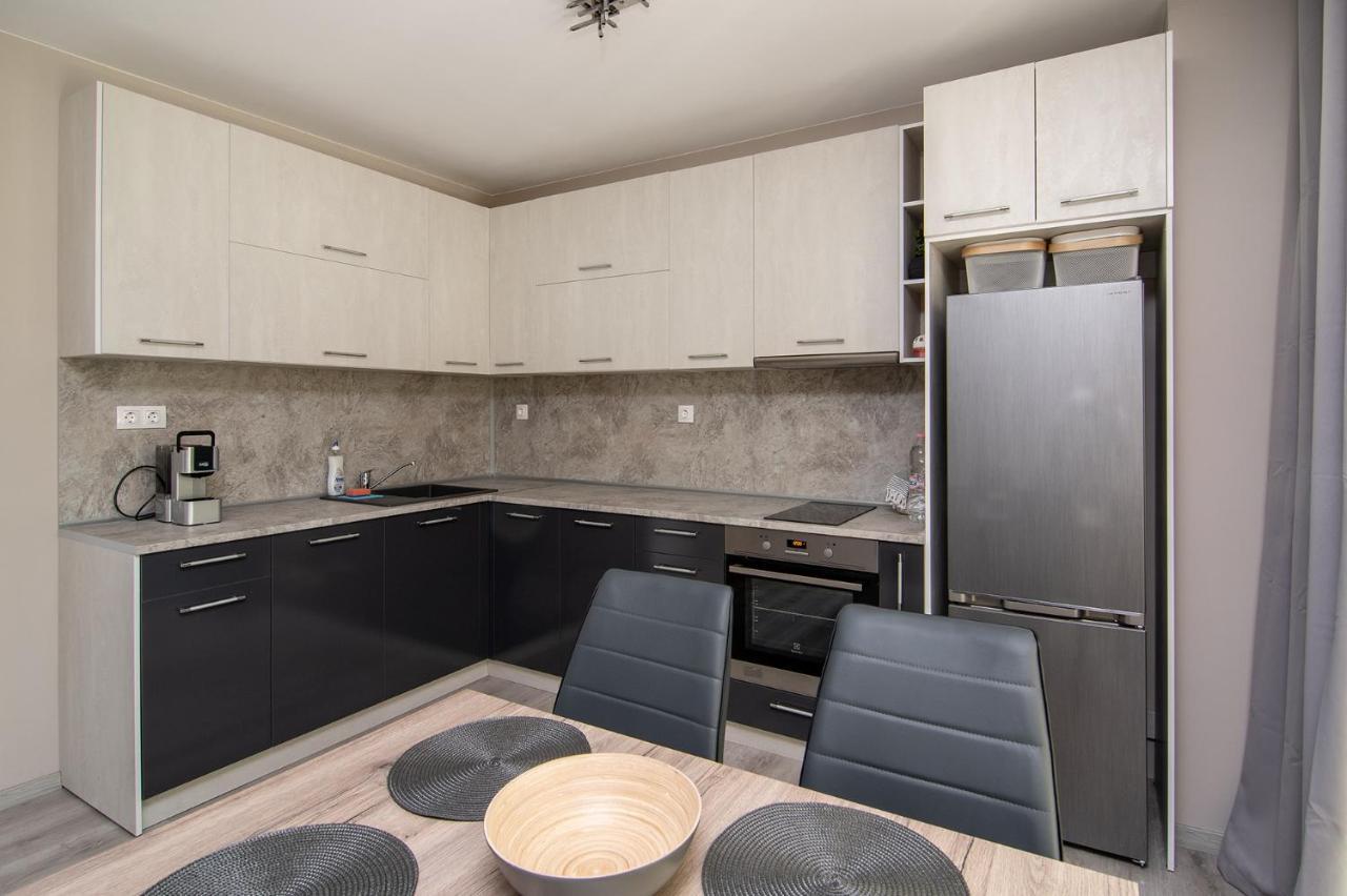 Appartement Cozy Flats Nearby Center Free Park Area à Varna Extérieur photo