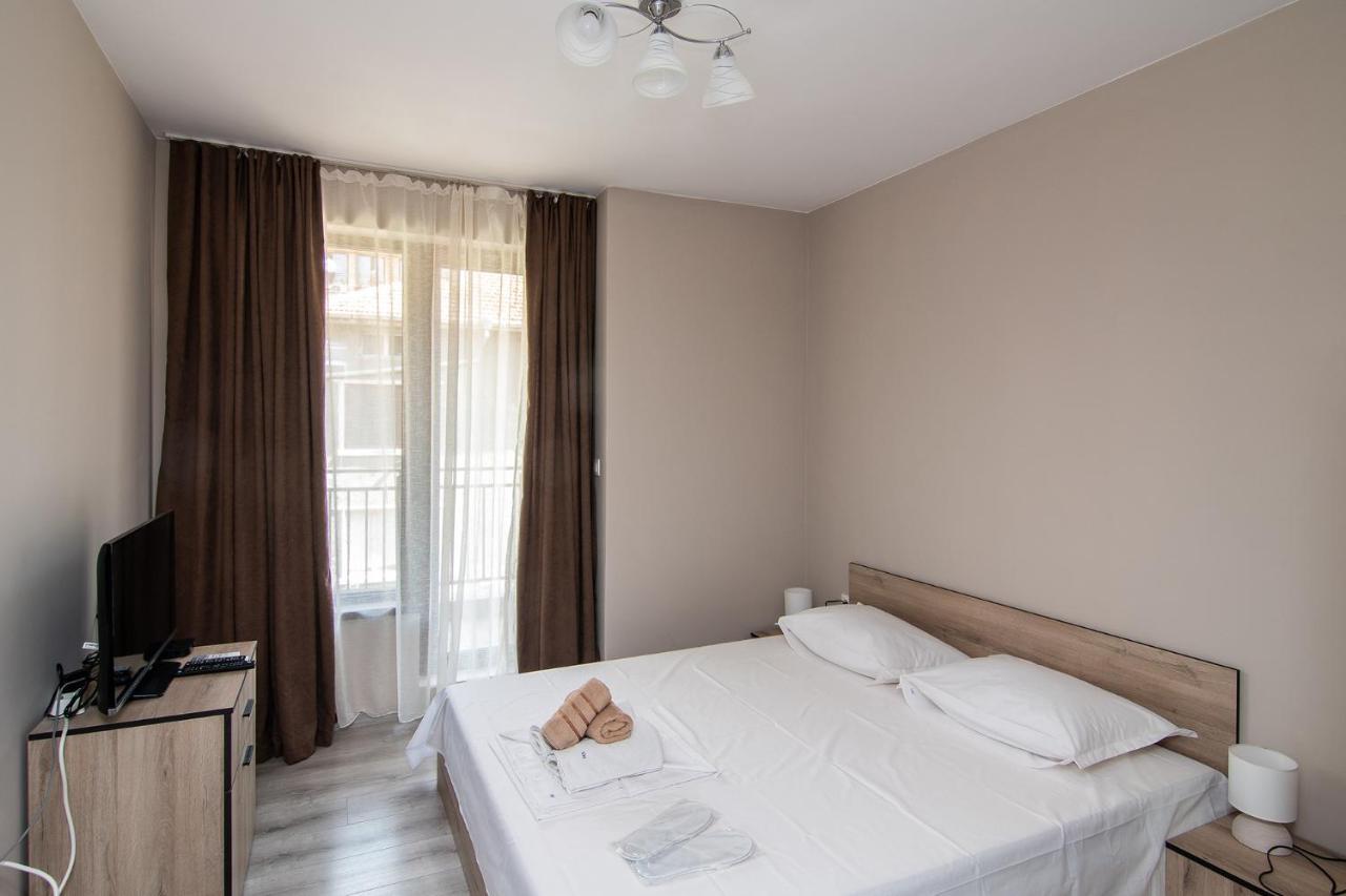 Appartement Cozy Flats Nearby Center Free Park Area à Varna Extérieur photo