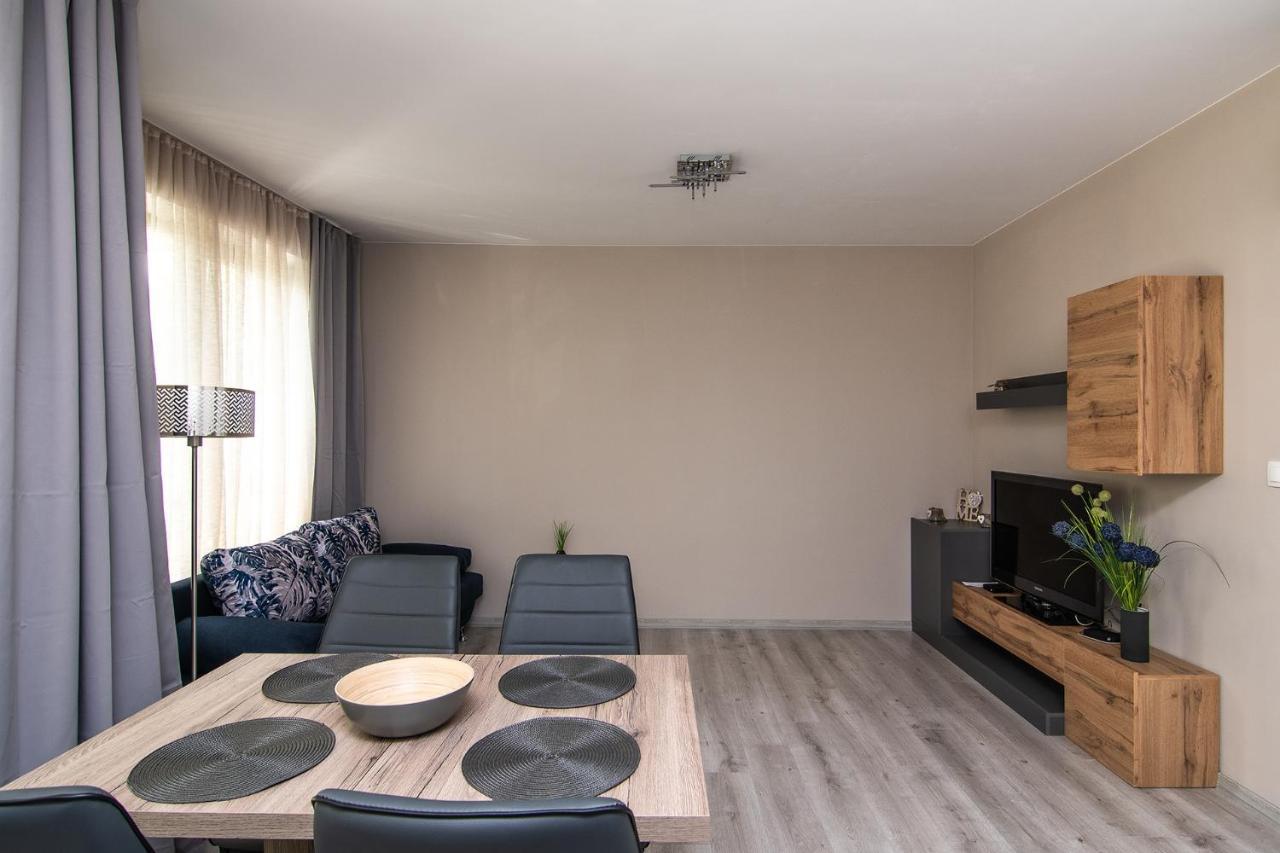 Appartement Cozy Flats Nearby Center Free Park Area à Varna Extérieur photo